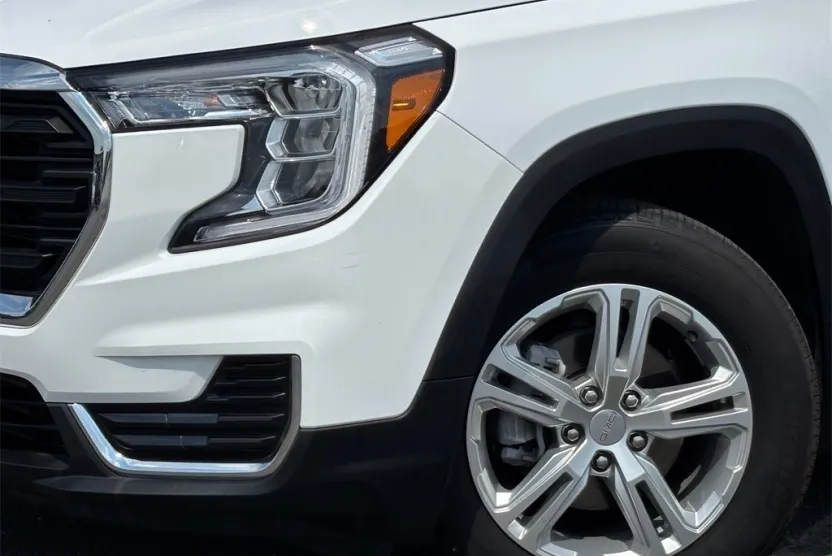 2024 Gmc Terrain SLE photo 1