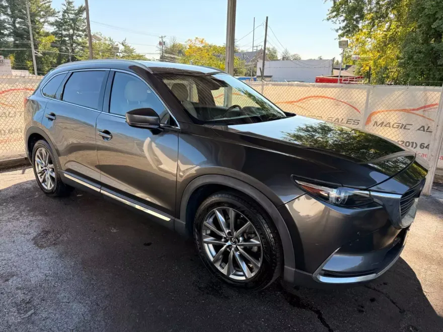 2018 Mazda CX-9 Grand Touring photo 1