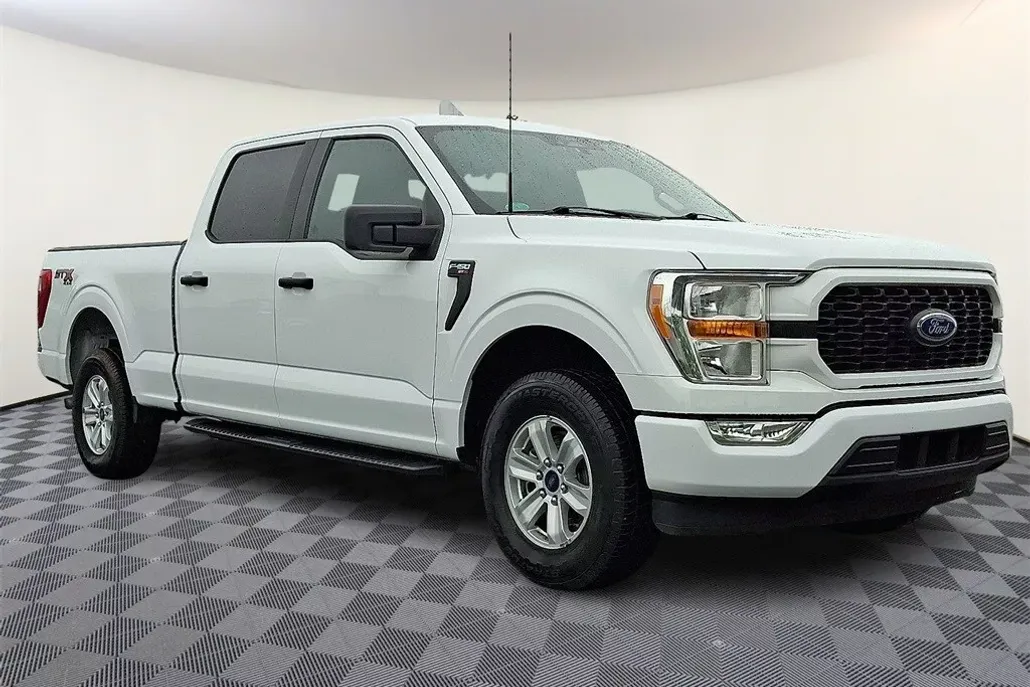 2022 Ford F-150 XL photo 1