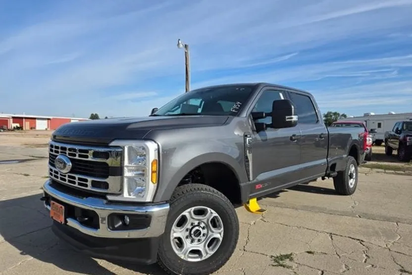 2026 Ford F-350 XLT photo 1