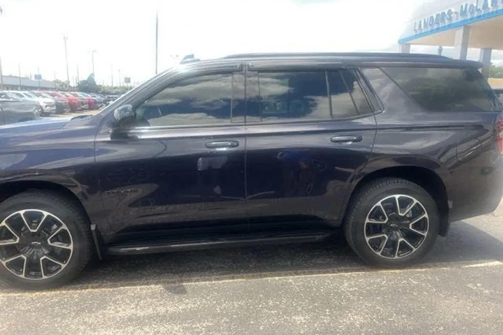 2023 Chevrolet Tahoe RST photo 1