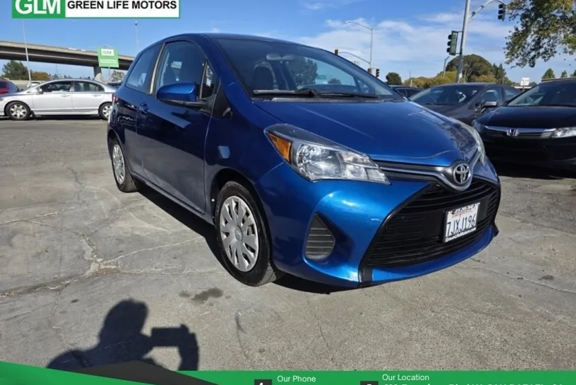 2015 Toyota Yaris L photo 1