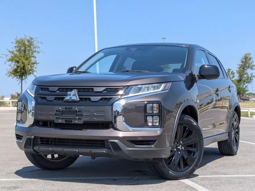 2022 Mitsubishi Outlander Sport LE photo 1