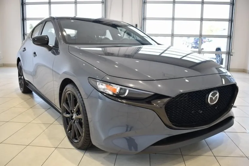 2024 Mazda Mazda3 2.5 s Carbon photo 1