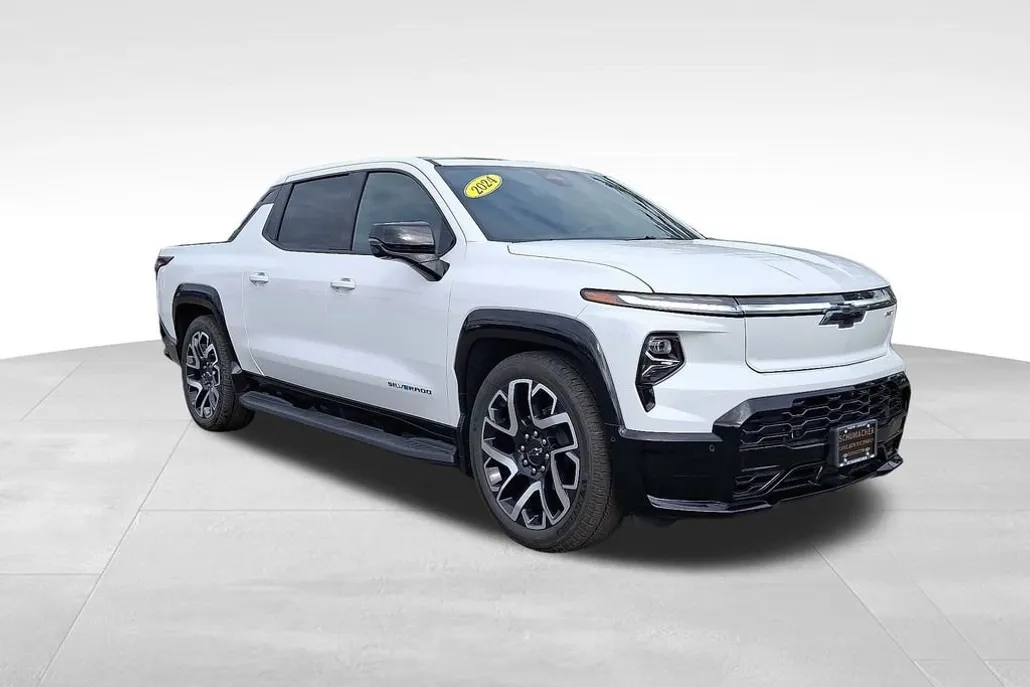 2024 Chevrolet Silverado EV RST photo 1