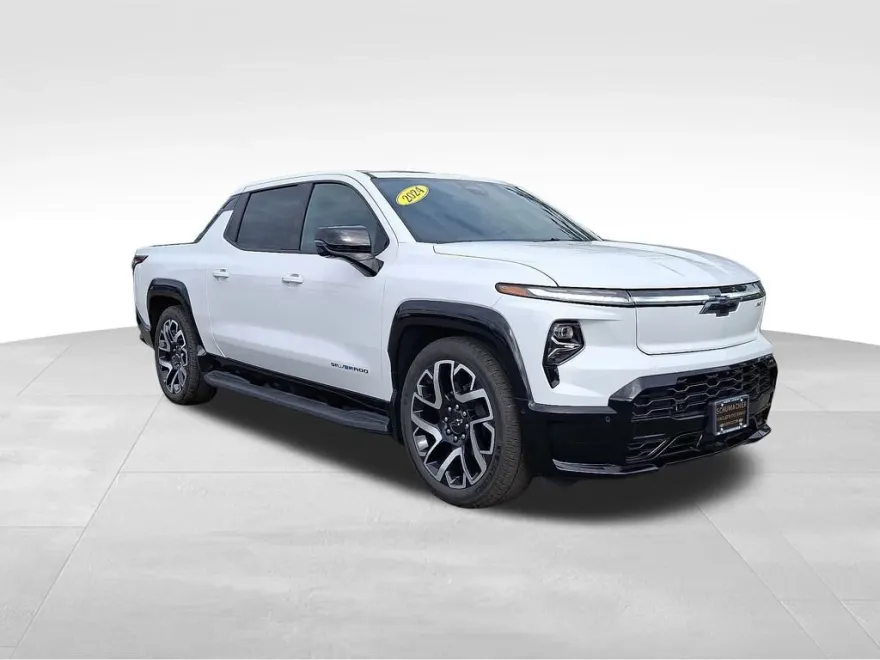2024 Chevrolet Silverado EV RST photo 1