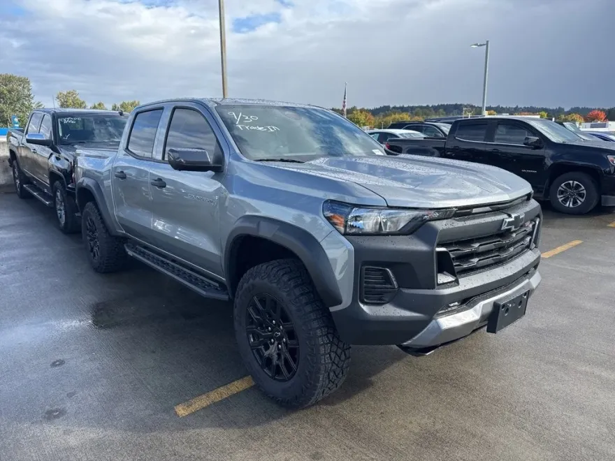 2025 Chevrolet Colorado Trail Boss photo 1