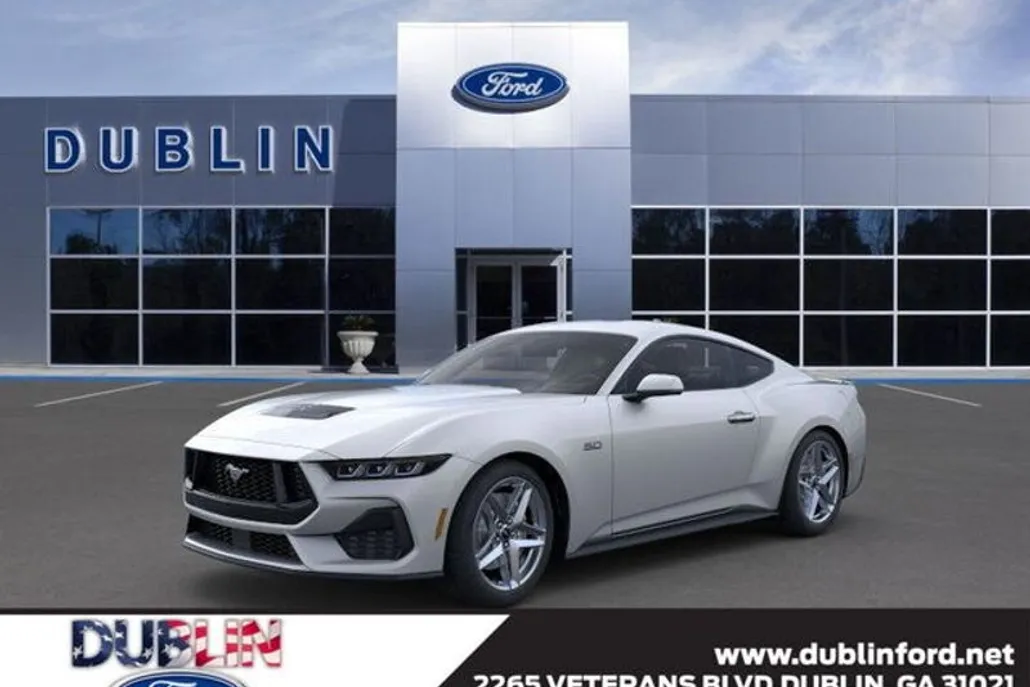 2025 Ford Mustang GT photo 1