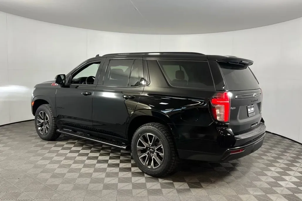 2023 Chevrolet Tahoe Z71 photo 1