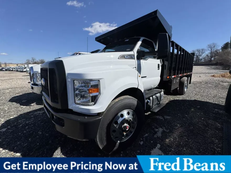 2025 Ford F-750 Base Regular Cab photo 1