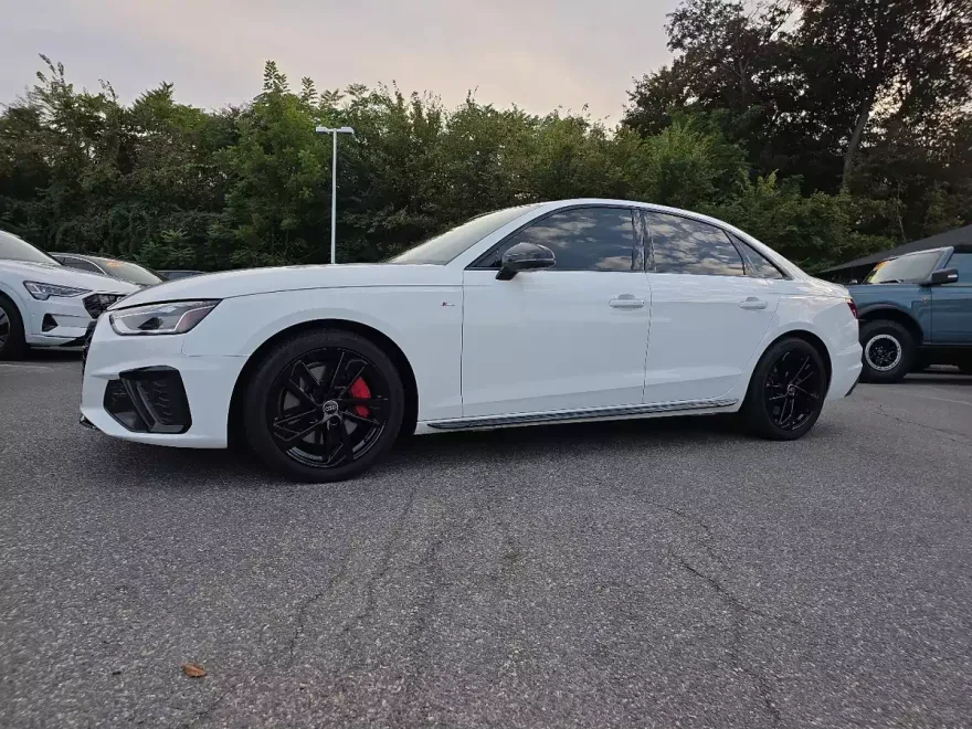 2023 Audi A4 Premium Plus 45 TFSI Quattro photo 1