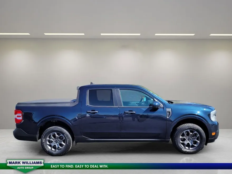 2022 Ford Maverick XLT photo 1