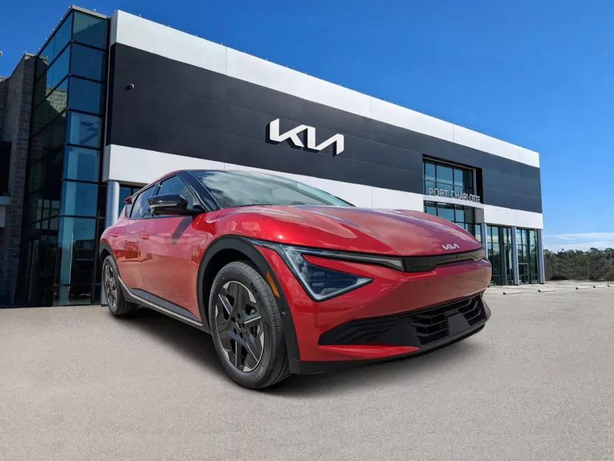 2025 Kia EV6 Light photo 1
