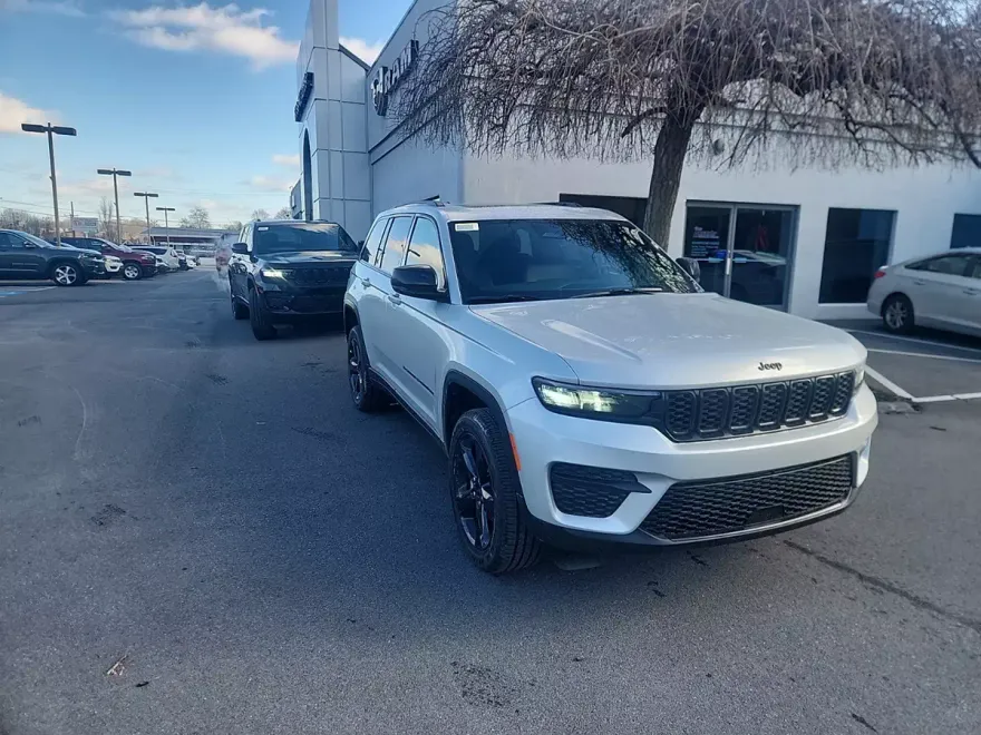 2025 Jeep Grand Cherokee Altitude X photo 1