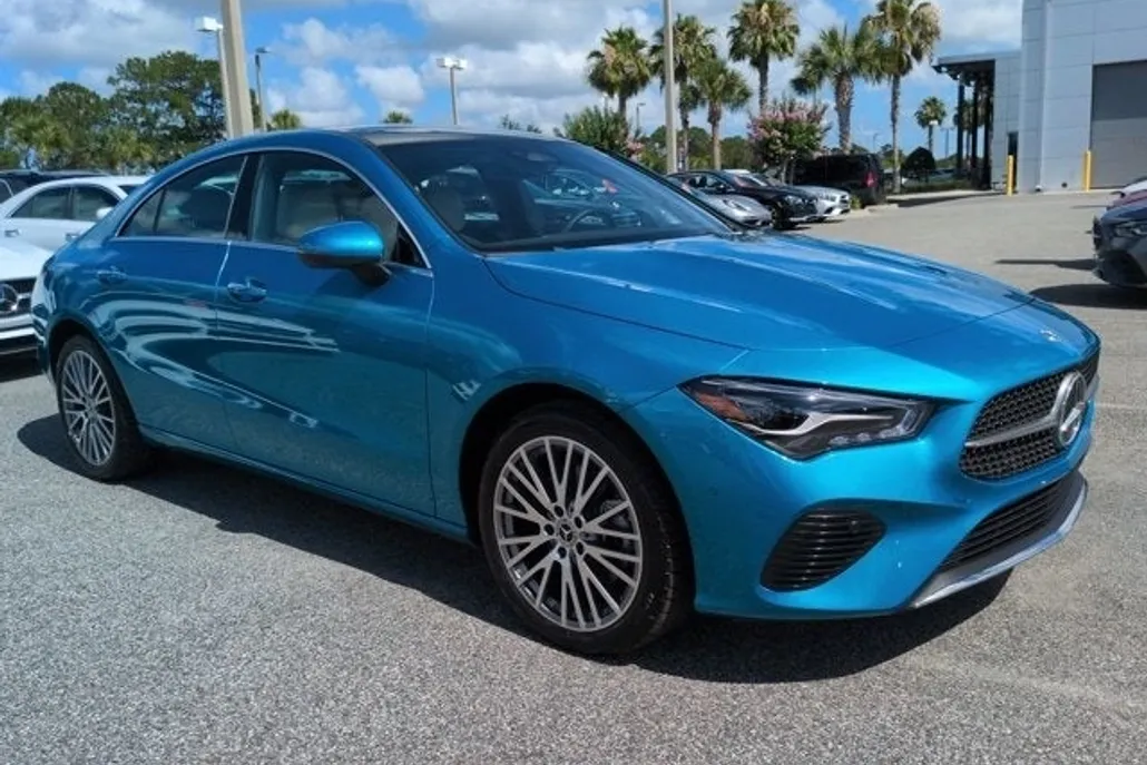 2025 Mercedes Benz CLA 250 4MATIC photo 1