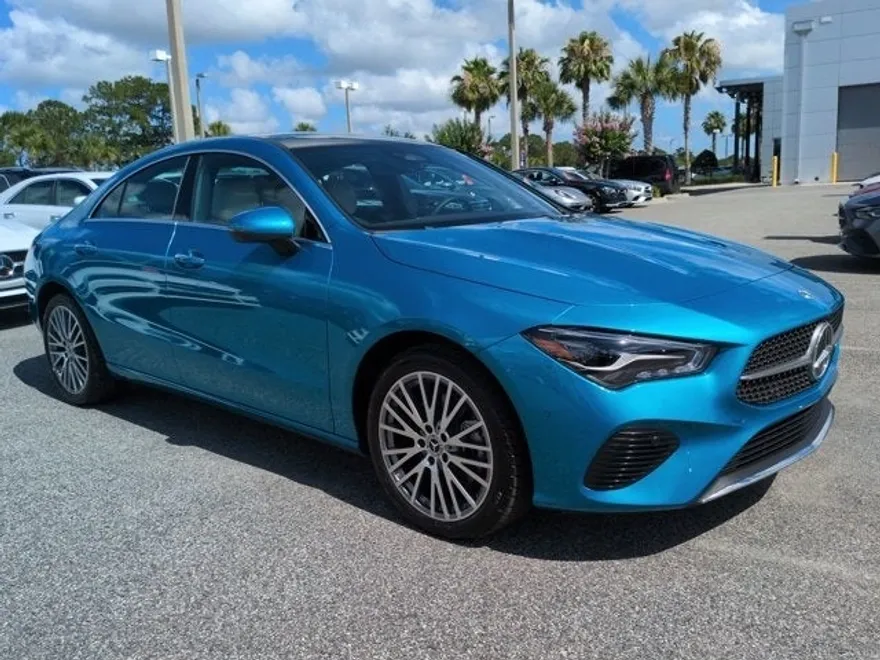 2025 Mercedes Benz CLA 250 4MATIC photo 1