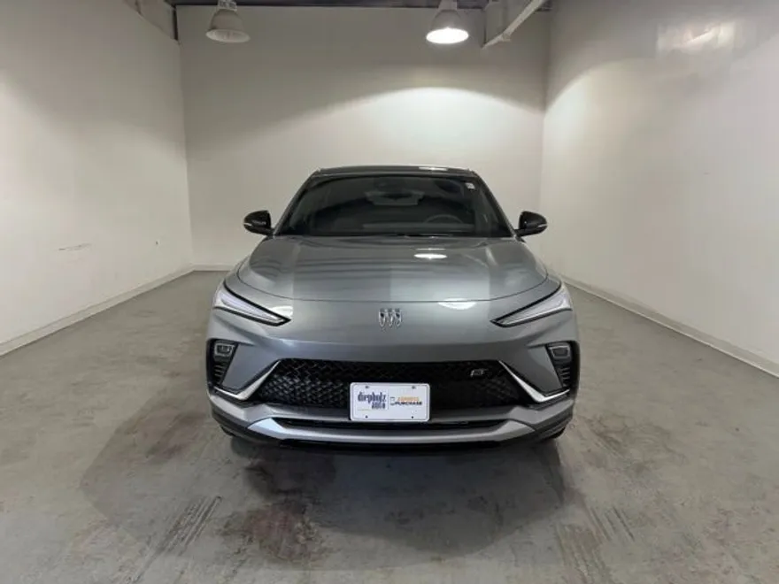 2025 Buick Envista ST photo 1