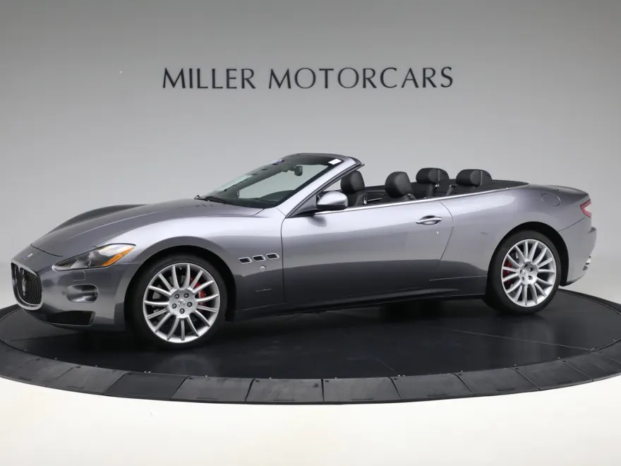 2010 Maserati Granturismo S Automatic photo 1