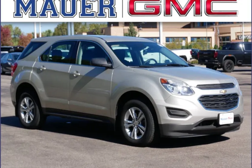 2016 Chevrolet Equinox LS photo 1