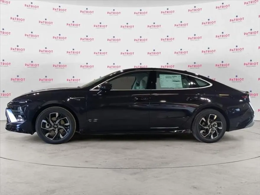 2025 Hyundai Sonata SEL photo 1