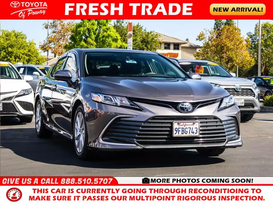 2023 Toyota Camry LE photo 1