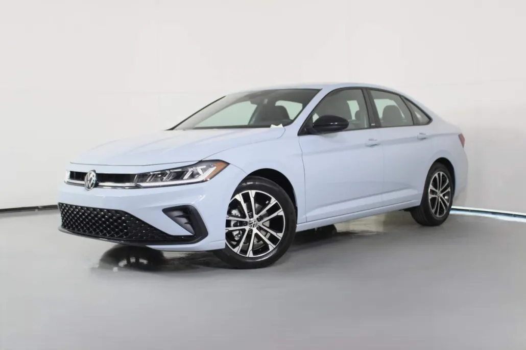 2025 Volkswagen Jetta Sport photo 1