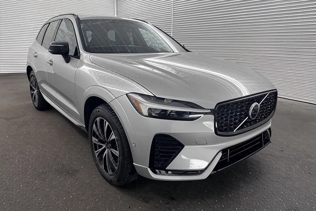 2025 Volvo XC60 B5 Plus photo 1