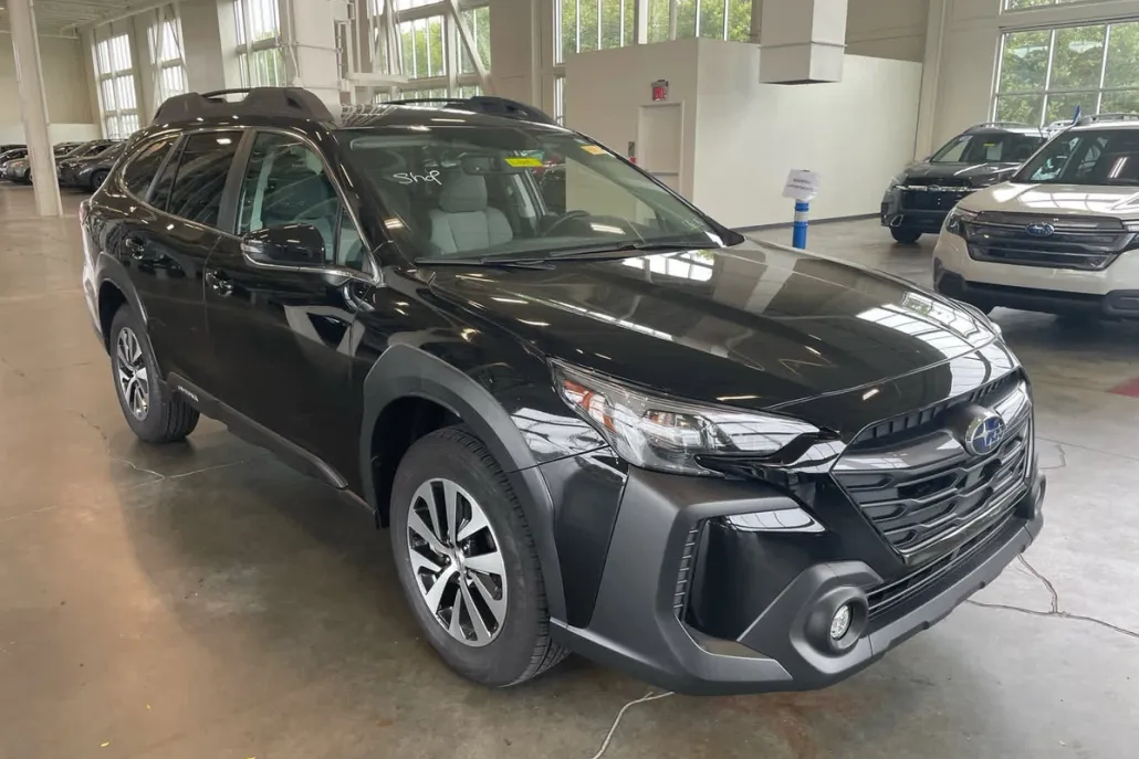 2025 Subaru Outback Premium photo 1