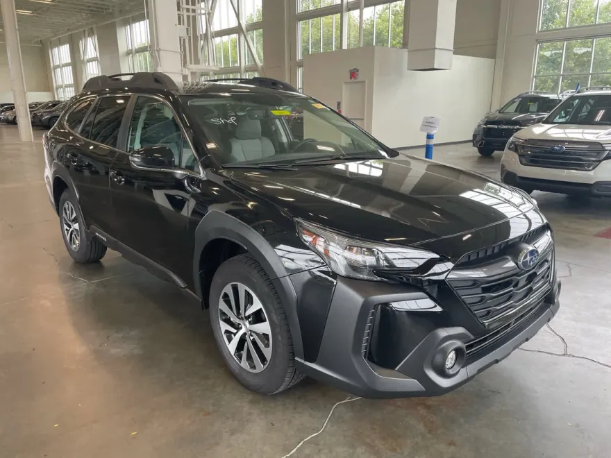 2025 Subaru Outback Premium photo 1