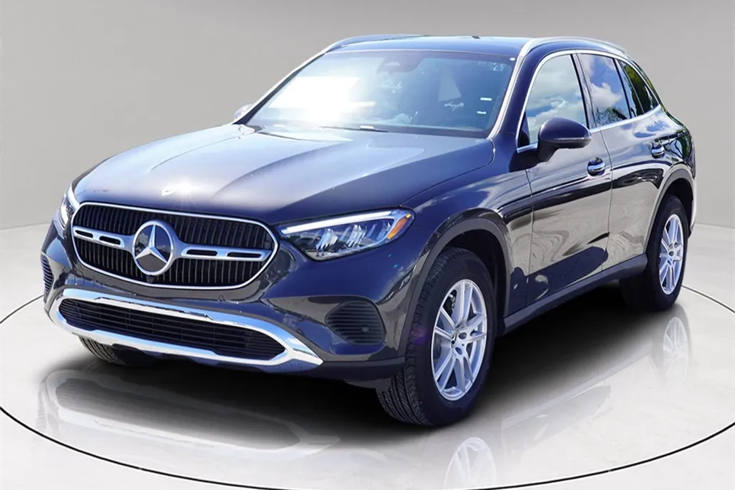 2026 Mercedes Benz GLC 300 photo 1