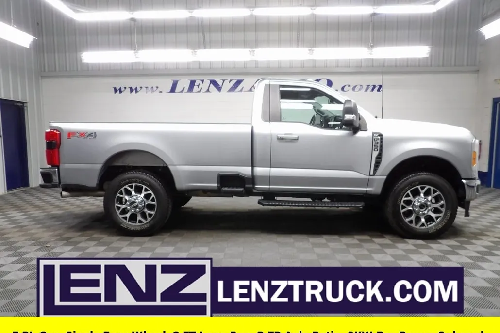 2023 Ford F-350 photo 1