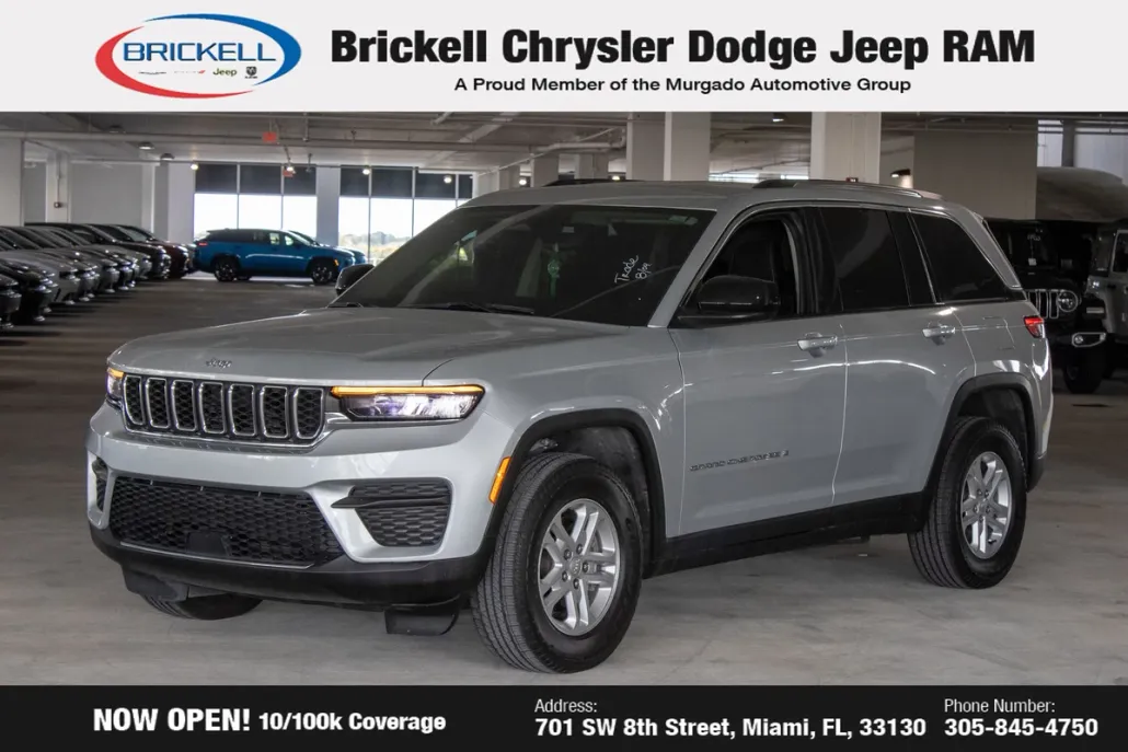 2023 Jeep Grand Cherokee Laredo photo 1