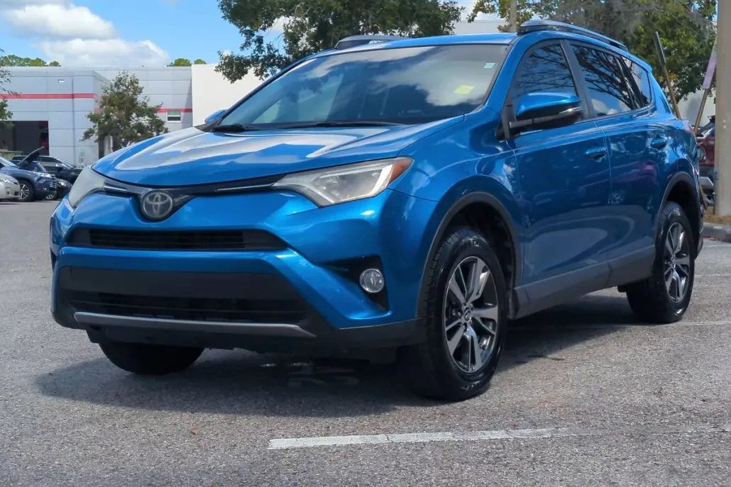 2018 Toyota RAV4 Adventure XLE photo 1
