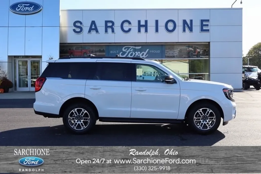 2025 Ford Expedition photo 1
