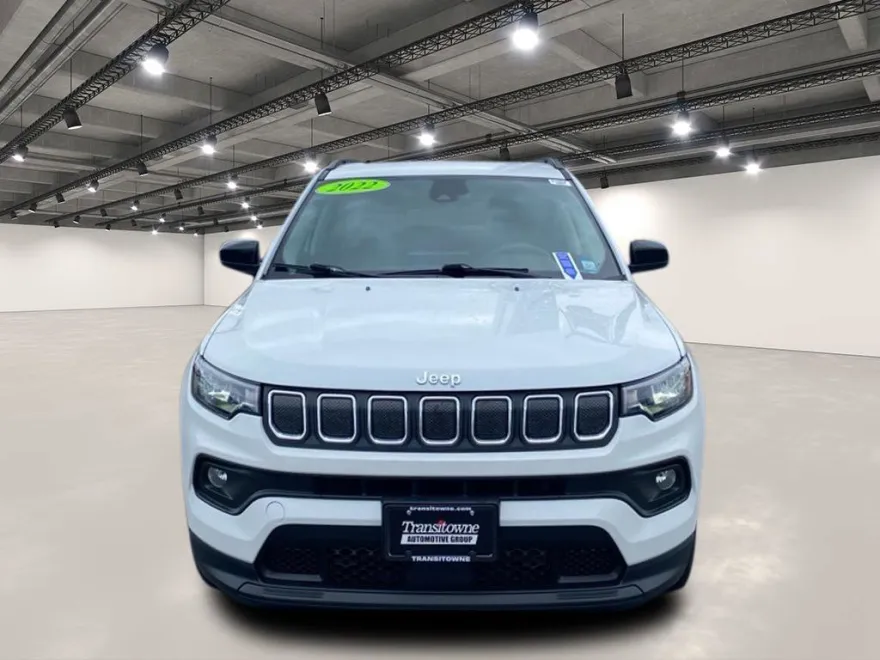 2022 Jeep Compass Latitude photo 1
