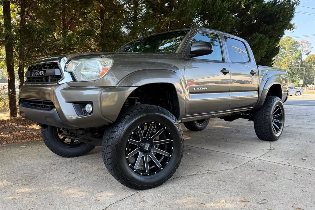 2015 Toyota Tacoma PreRunner Double Cab photo 1