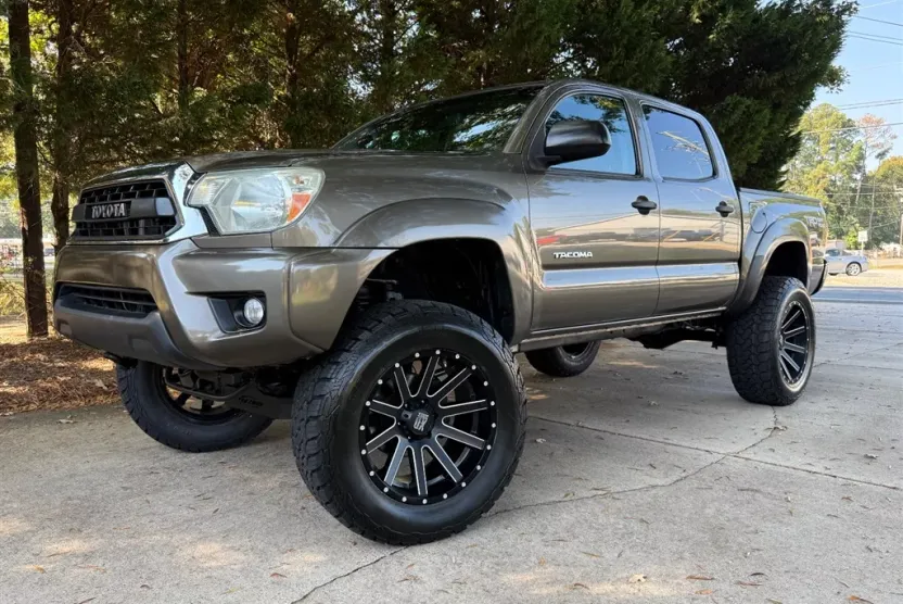 2015 Toyota Tacoma PreRunner Double Cab photo 1