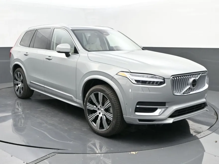 2025 Volvo XC90 T8 Plus photo 1