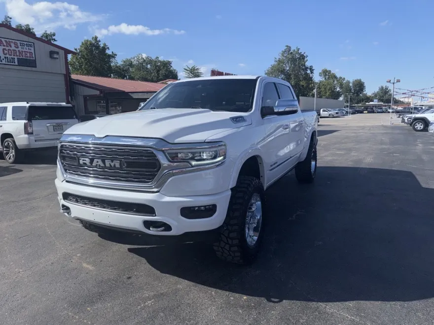 2022 Ram 1500 Limited photo 1