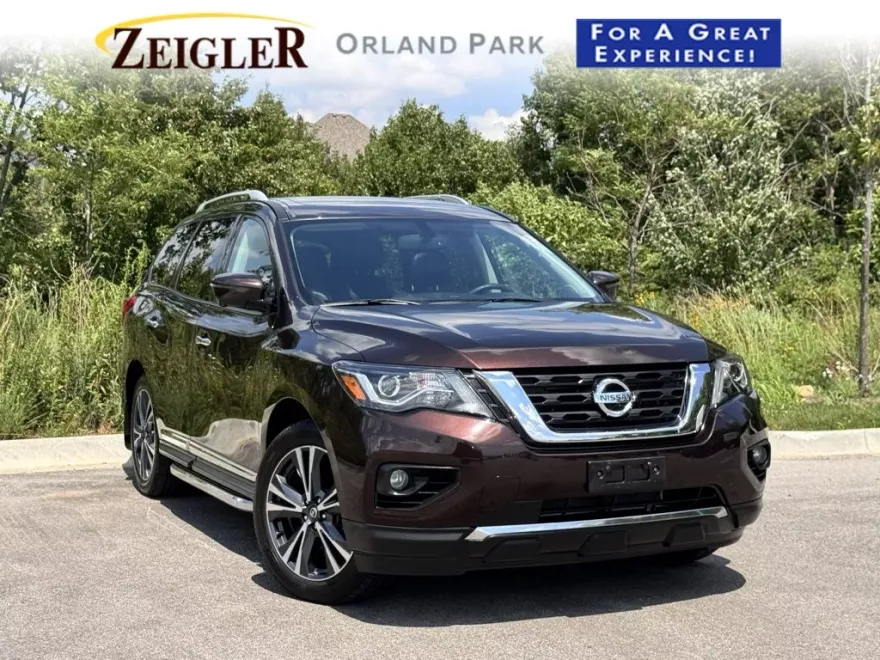 2020 Nissan Pathfinder Platinum photo 1