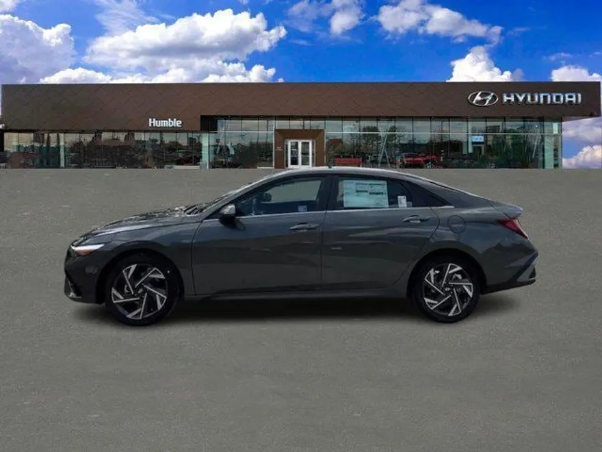 2025 Hyundai Elantra SEL Convenience photo 1