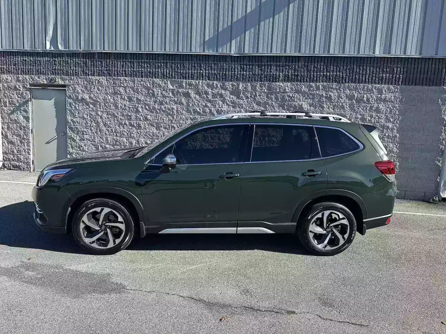 2024 Subaru Forester Touring photo 1