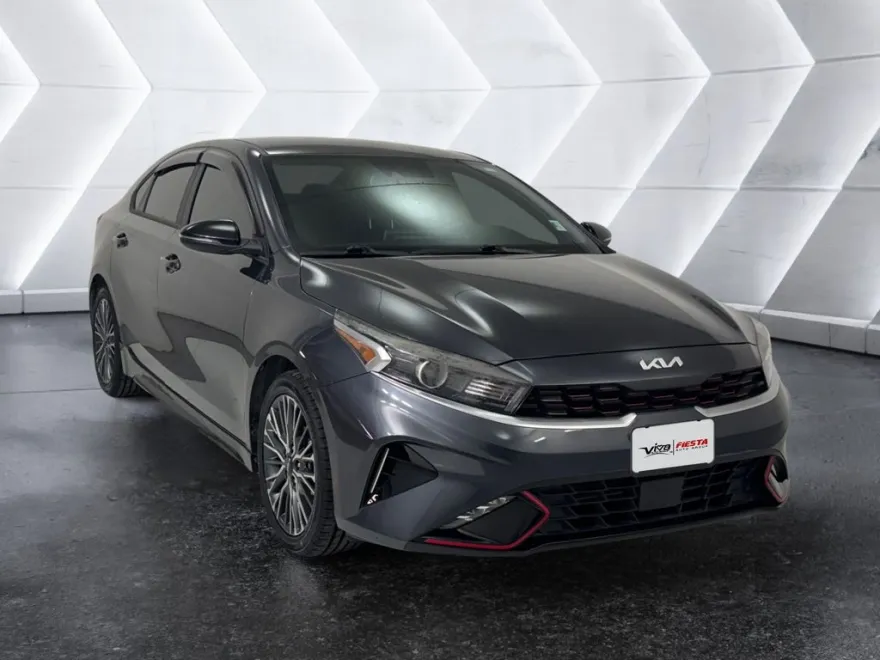2023 Kia Forte GT-Line photo 1