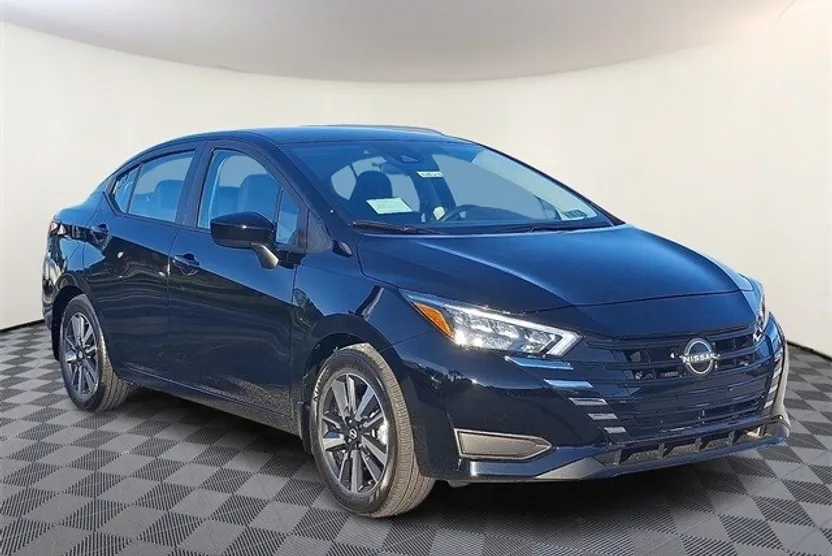 2025 Nissan Versa 1.6 SV photo 1