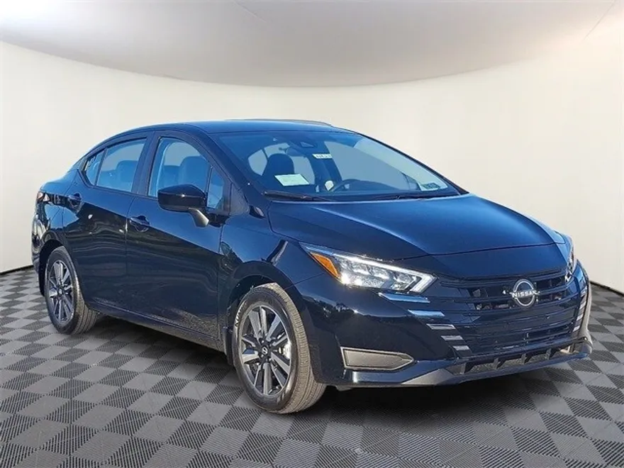 2025 Nissan Versa 1.6 SV photo 1