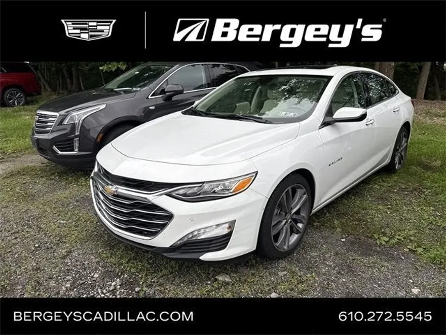 2022 Chevrolet Malibu Premier photo 1