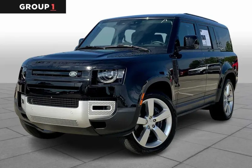 2023 Land Rover Defender SE photo 1