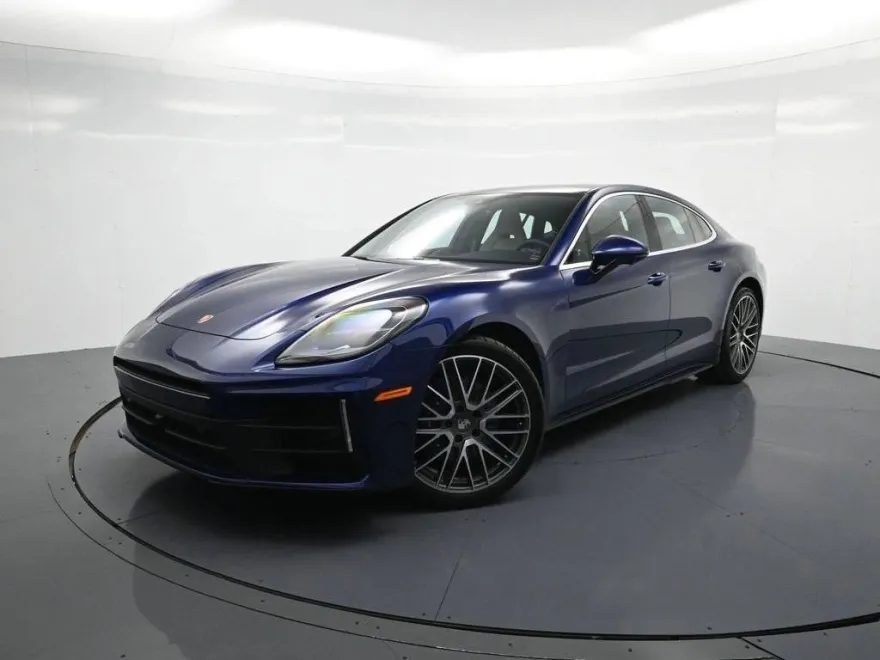 2025 Porsche Panamera 4 photo 1
