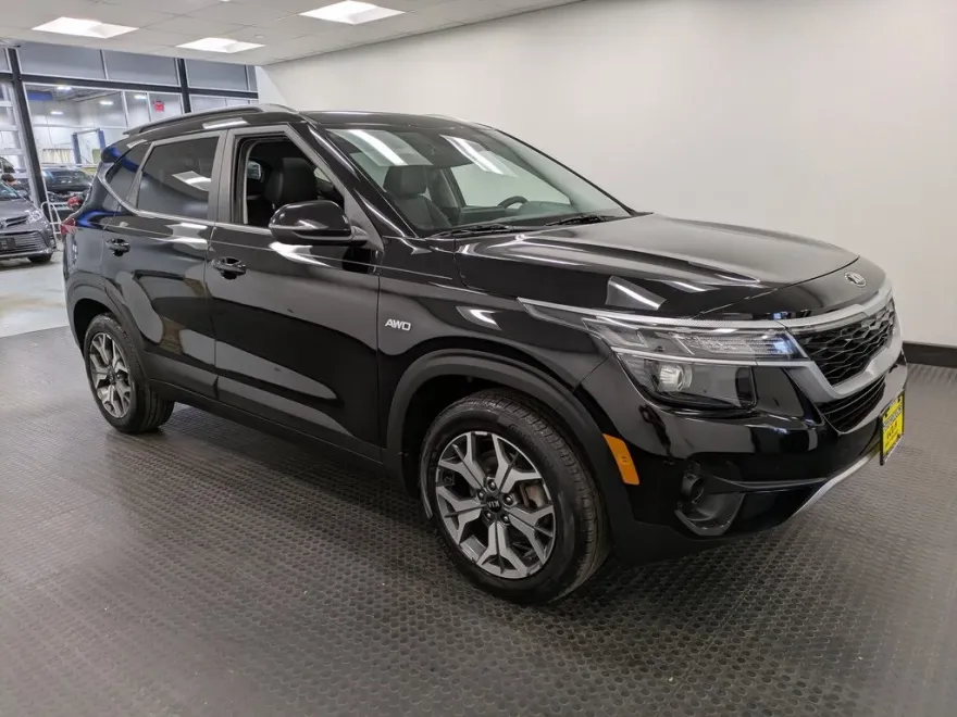 2021 Kia Seltos EX photo 1