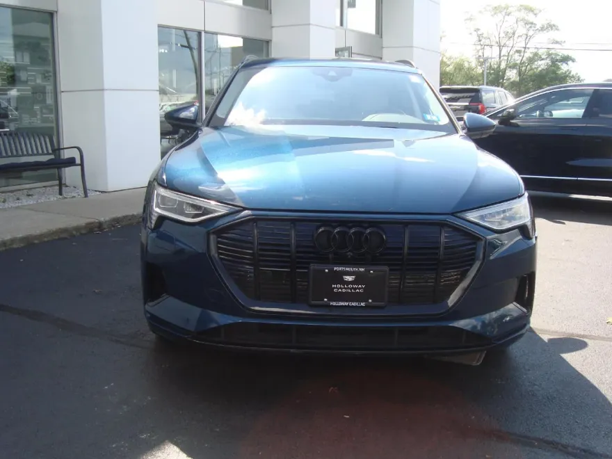 2022 Audi e-tron Premium Plus photo 1
